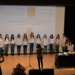 "Ramod Hadarim" highschool choir Conducted by Yael Kedar - Hod Hasharon, Israel